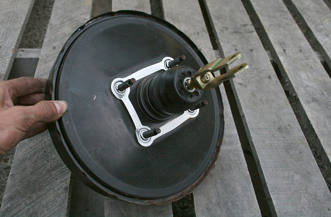 Как определить неисправности вакуумного усилителя тормозов