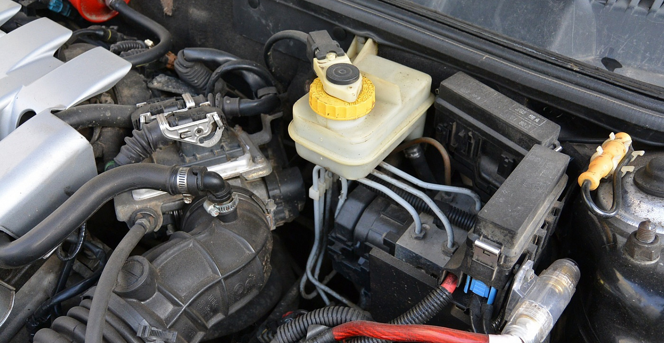 Диагностика системы ABS: причины срабатывания индикатора и способы ремонта